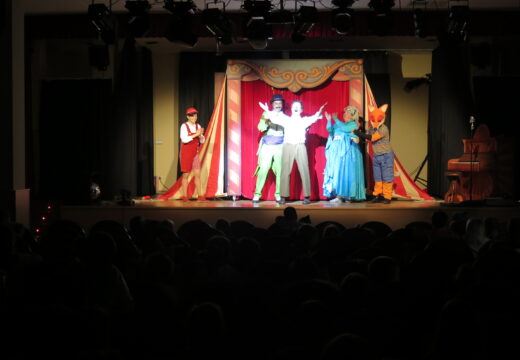 O Festival de Teatro Infantil abriu a progamación cultural de Nadal organizada polo concello